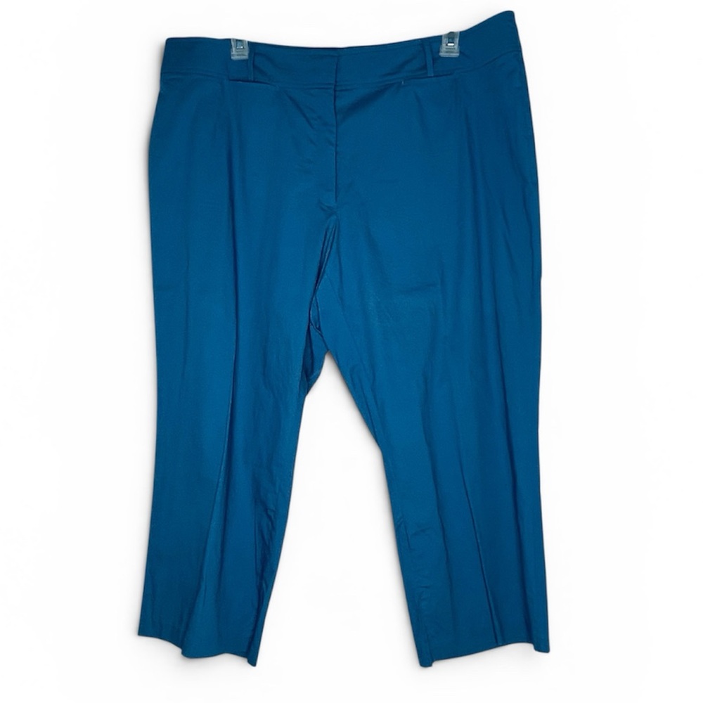 Venezia Jeans Co. Vintage blue Stretch Capri pants with Front pockets Size 22
